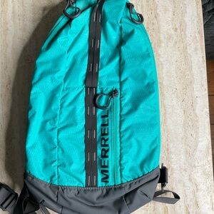 Merrell Crest Bag Teal Adj. Strap Crossbody Sling Backpack, EUC